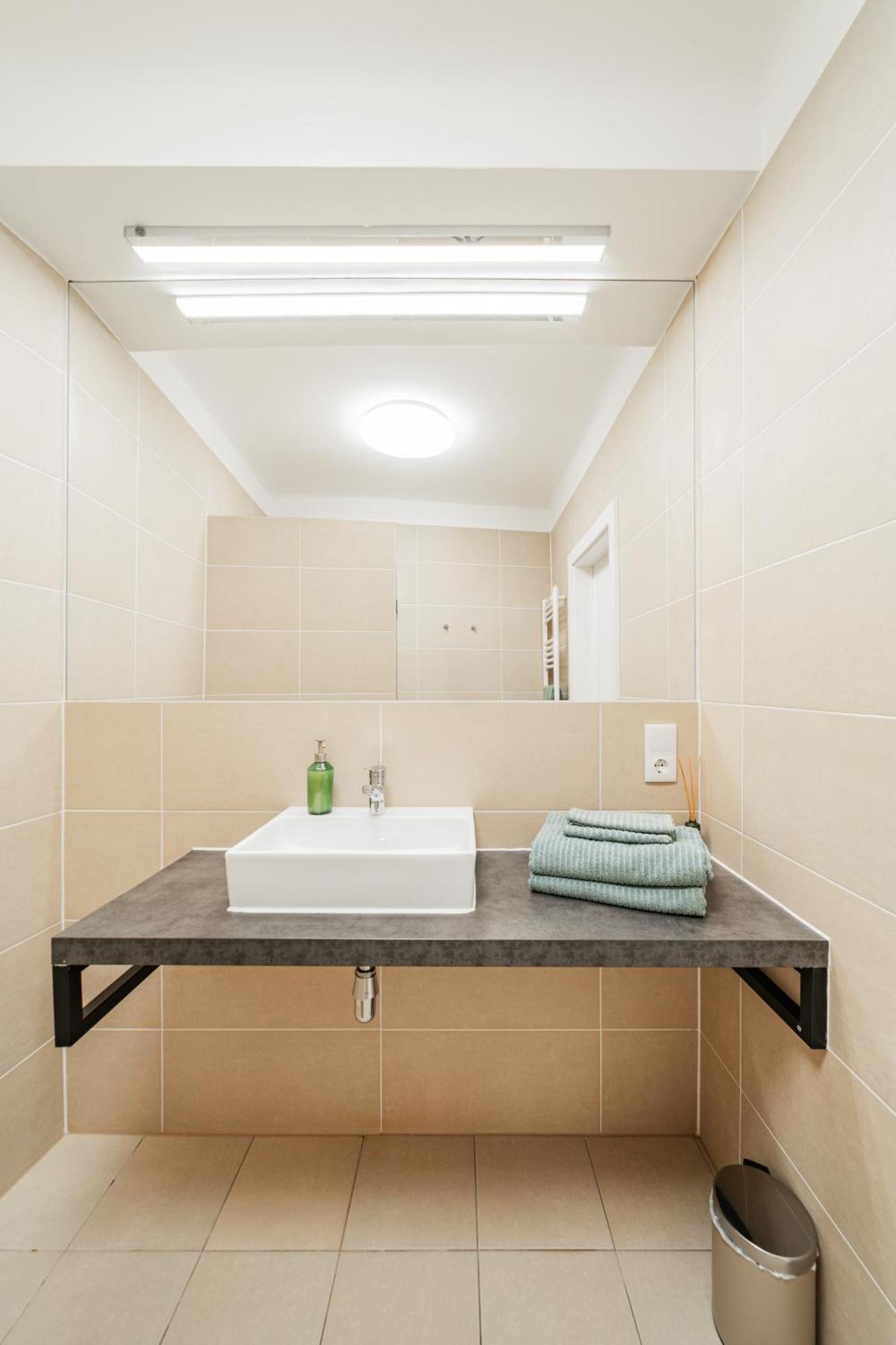 Central 60M2 Suite 10 Min Walk From Main Station Vienna Luaran gambar